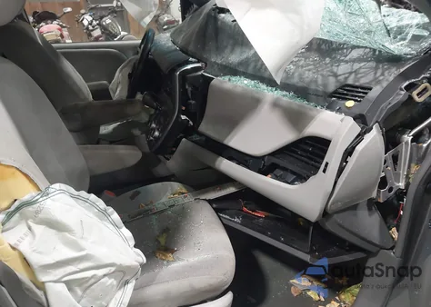 2016 Toyota Sienna L 7 Passenger z USA, uszkodzony, nr VIN 5TDZK3DC5GS759029